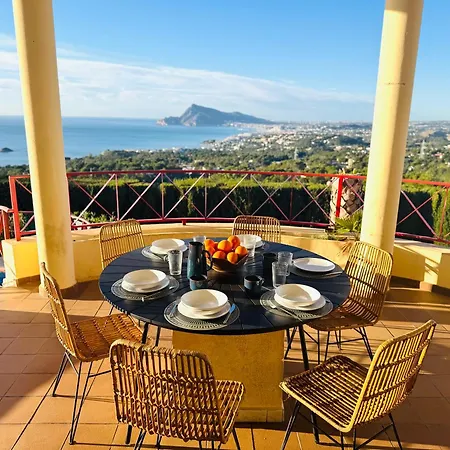 Spacious In Hills *