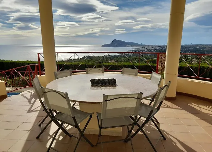 Spacious In Hills *